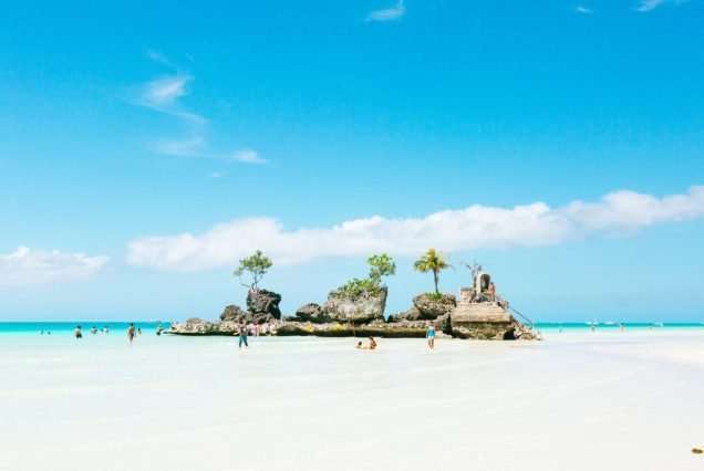 Willy's Rock Grotto in Boracay