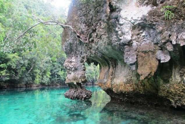 horse shoe rock siargao