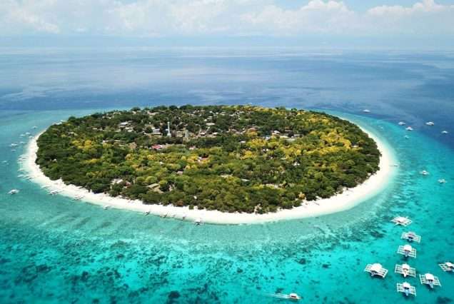 Pamilacan Island in Bohol