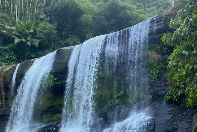 Curtain Falls